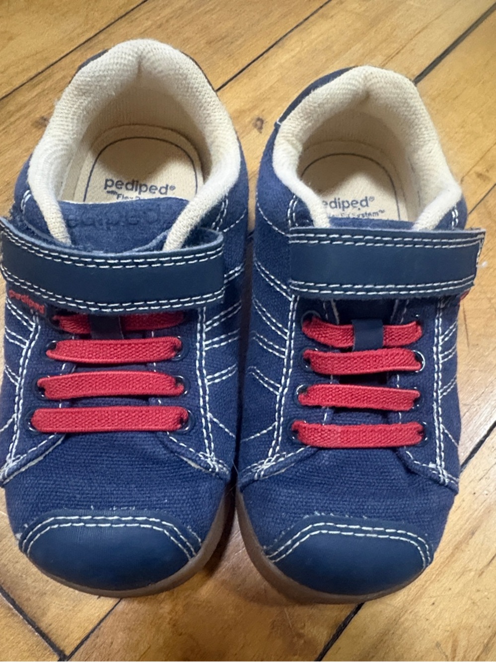 Pediped Toddler Navy and Red Sneakers, US Size 7-8. EUR Size 24